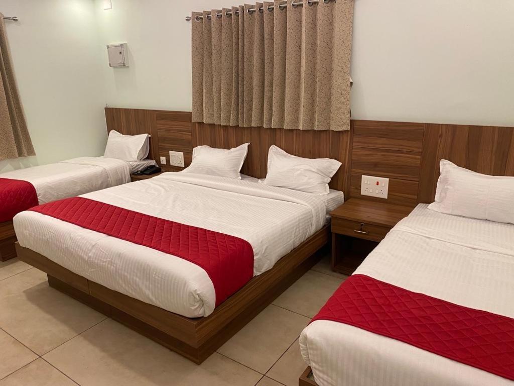 Hotel 100 Oaks Estate à Yercaud Extérieur photo