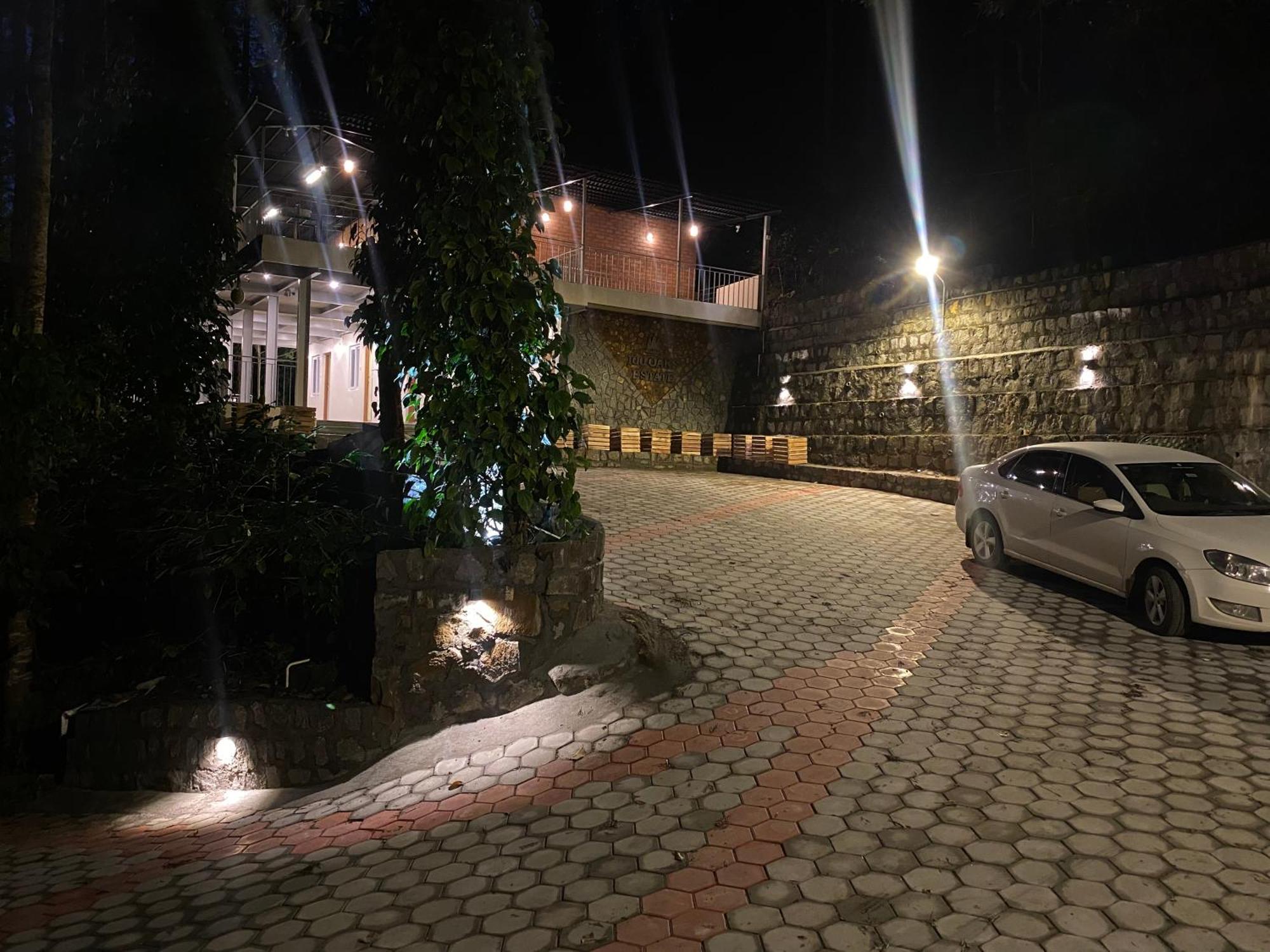 Hotel 100 Oaks Estate à Yercaud Extérieur photo