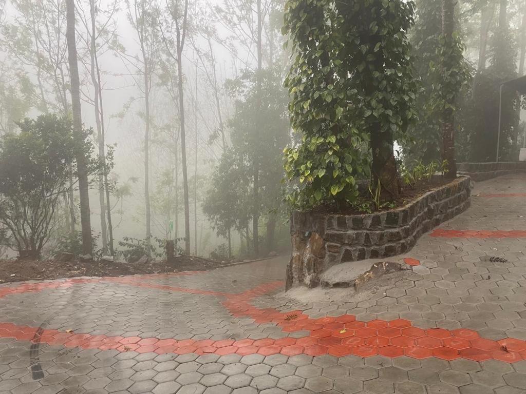 Hotel 100 Oaks Estate à Yercaud Extérieur photo